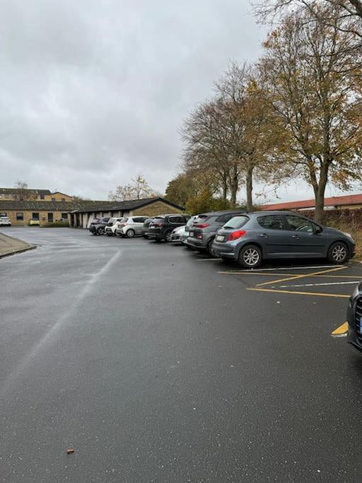 Stor Og Lys Lejlighed I Hjertet Af Holstebro Kültér fotó