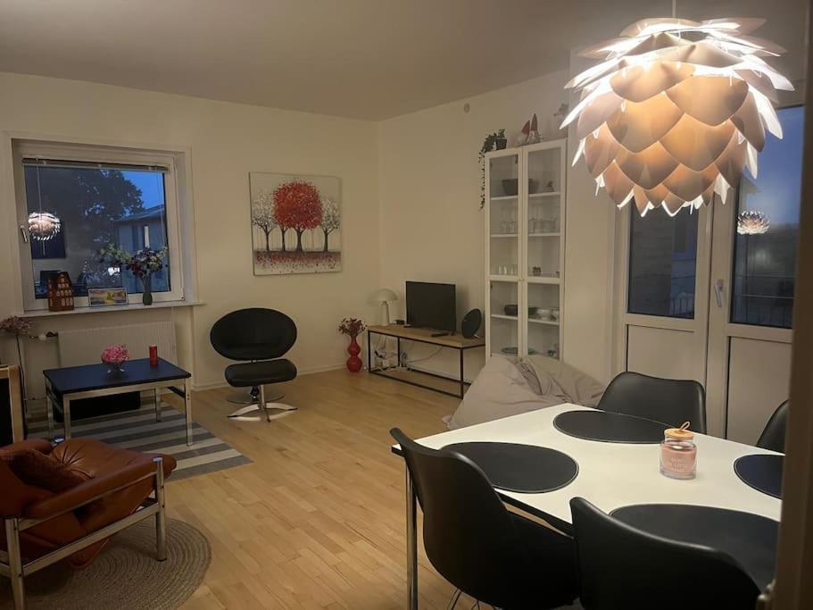 Stor Og Lys Lejlighed I Hjertet Af Holstebro Kültér fotó