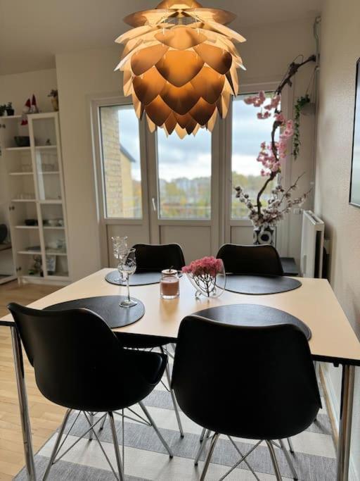 Stor Og Lys Lejlighed I Hjertet Af Holstebro Kültér fotó